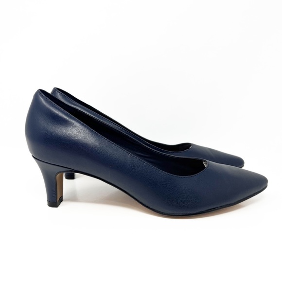 SOLD! Clarks Navy Blue Pointed Toe Pumps Heels - Picture 2 of 11